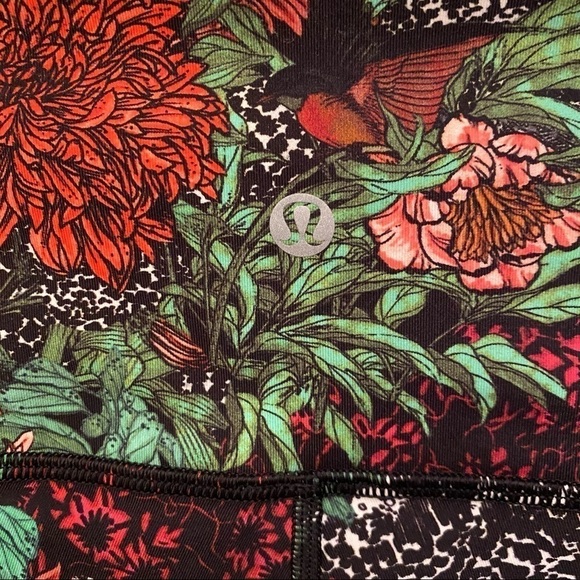 LULULEMON Zen Garden Floral Cropped Pants Size 6 - Picture 5 of 6